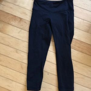cropped black lulu lemon leggings size 2